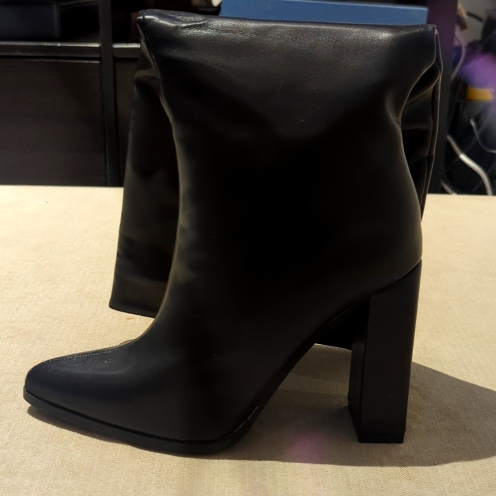 Boots - Picture 3 of 6